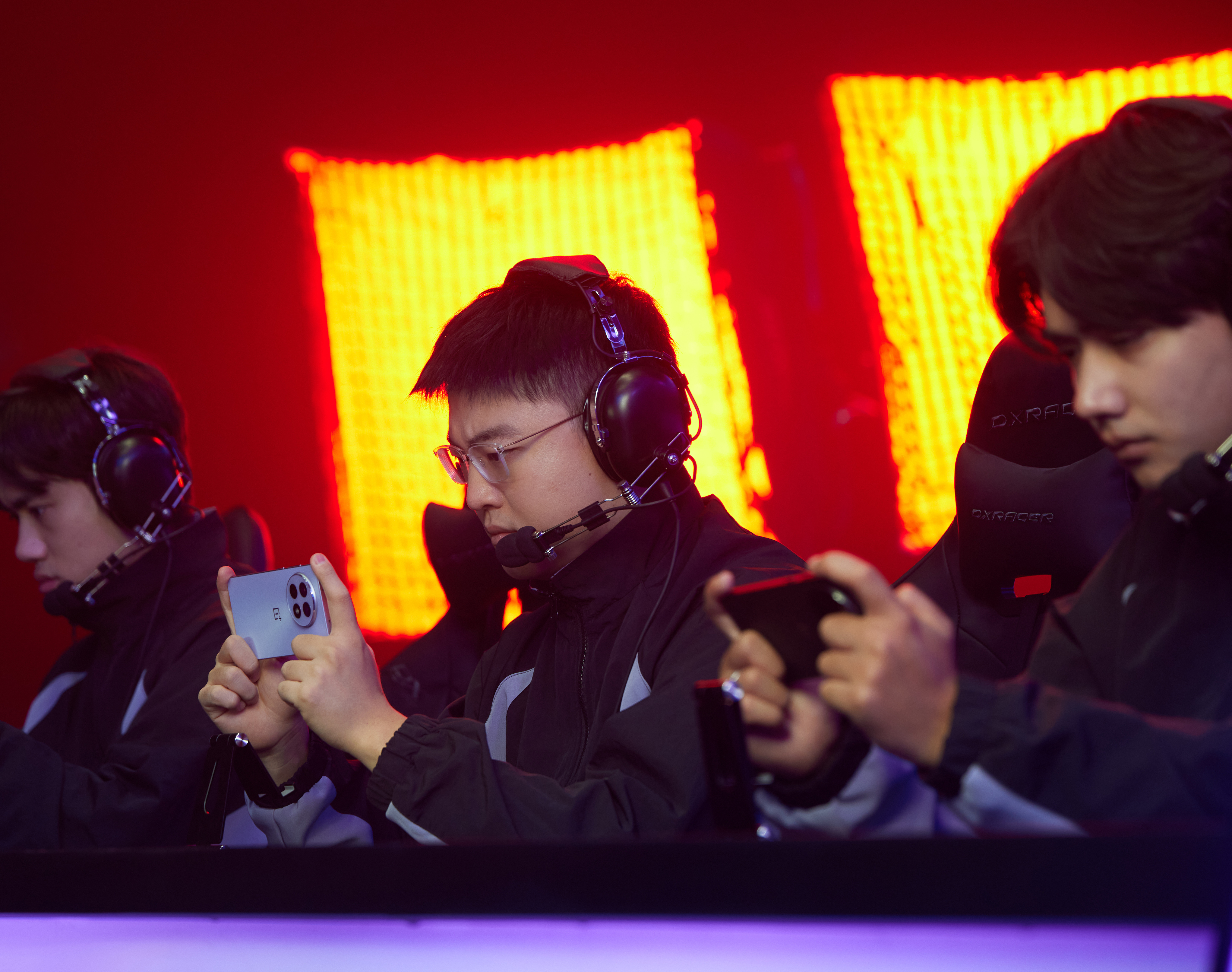 Uzi在塞尔维亚队比赛中刷新纪录,大比分获胜引发热议!全场沸腾不已 Uzi在塞尔维亚队比赛中刷新纪录,大比分获胜引发热议!全场沸腾不已