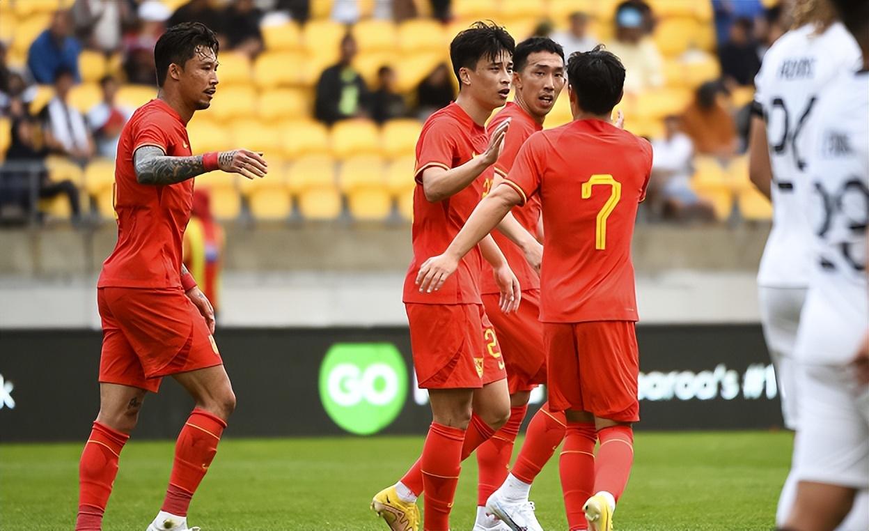中超集结日走向成谜，广东宏远豪取连胜，质疑声仍在，数据趋势出现新变化