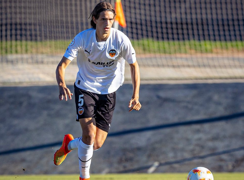 包含清晨皇家社会备战欧篮联;官宣签约细节曝光;媒体盛赞;球探报告显示潜力的词条 包含清晨皇家社会备战欧篮联;官宣签约细节曝光;媒体盛赞;球探报告显示潜力的词条