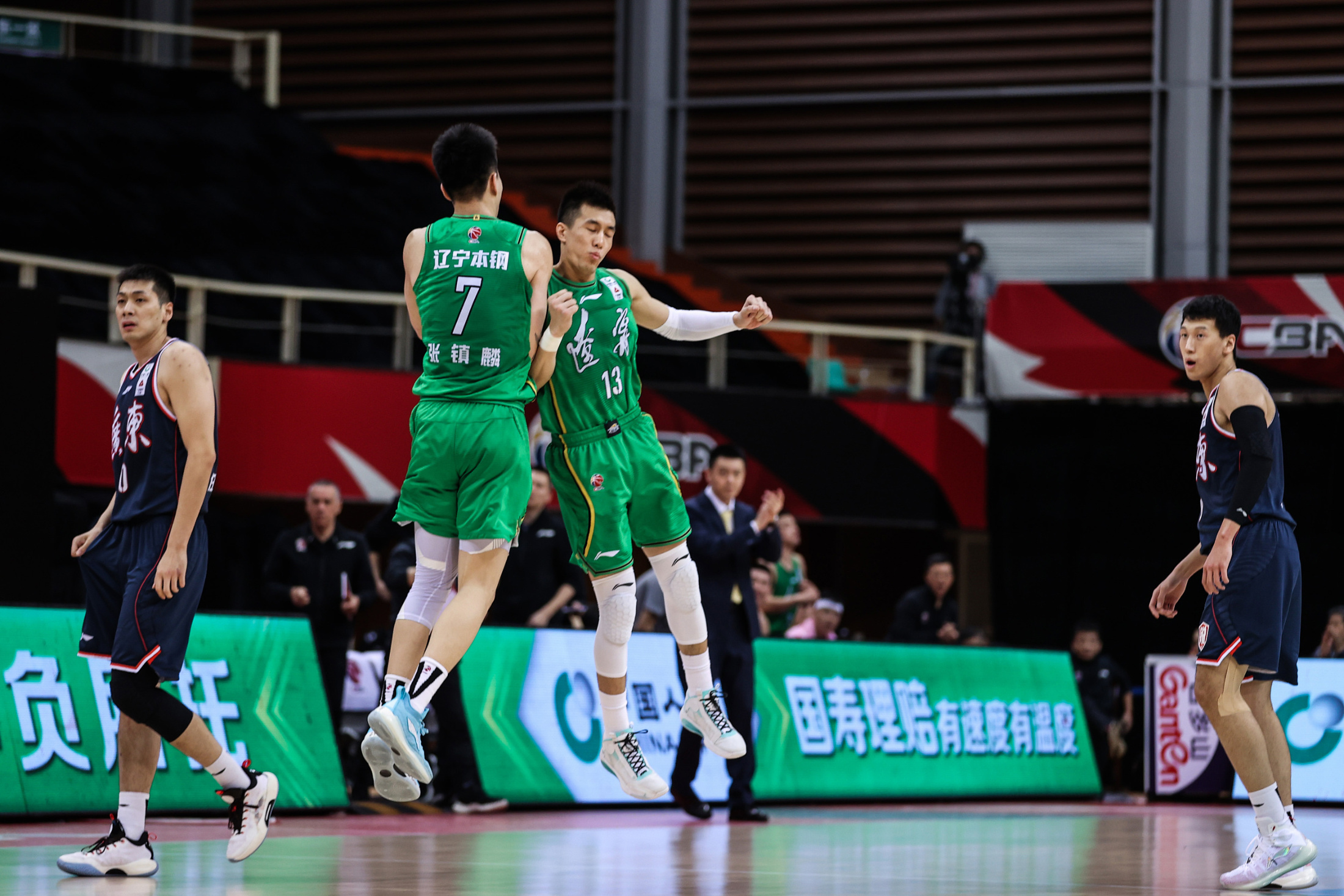 密尔沃基雄鹿迎CBA常规赛关键赛，赛前战术微调，球迷炸锅，控场能力受关注的简单介绍