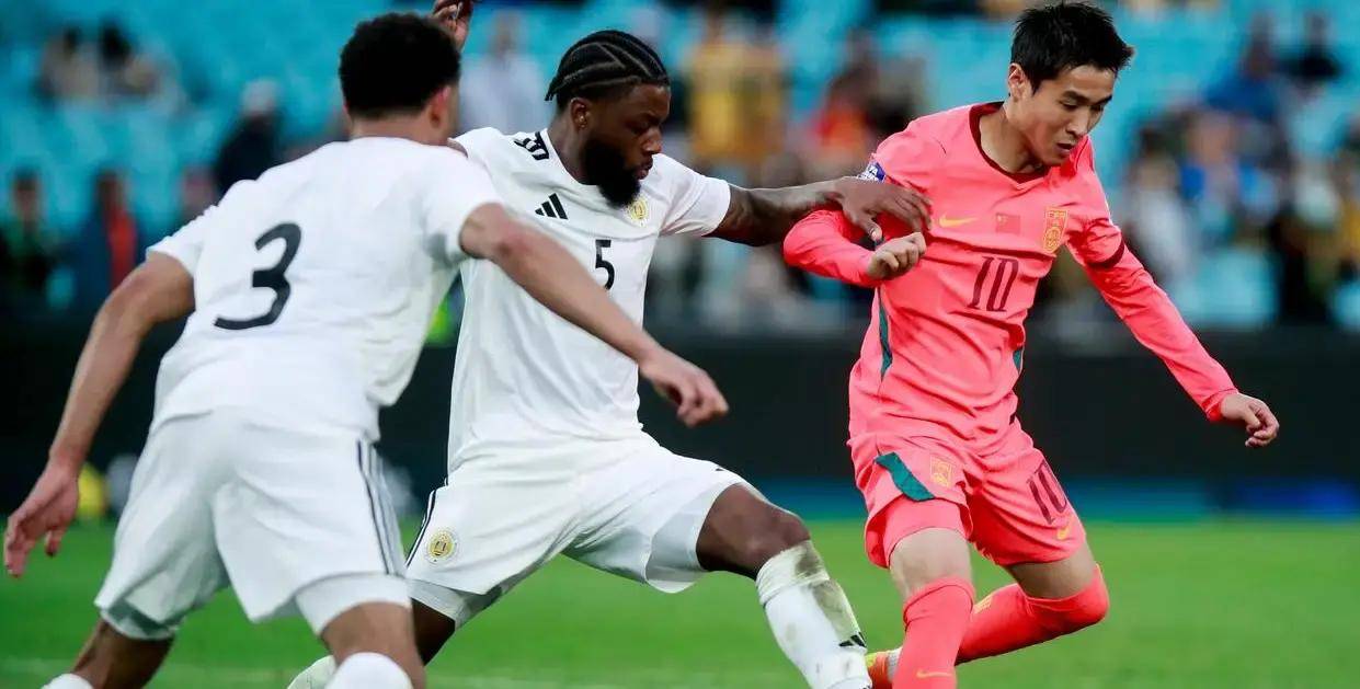 太狠了！风云突变多特蒙德今晨防线松动国足最后一投命中，费耶诺德加时末段刷新队史纪录